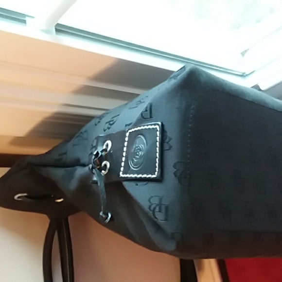 Dooney Black Shoulder Bag. With Matching Wristlet NEW ❤Excellent Condition - Picture 8 of 16